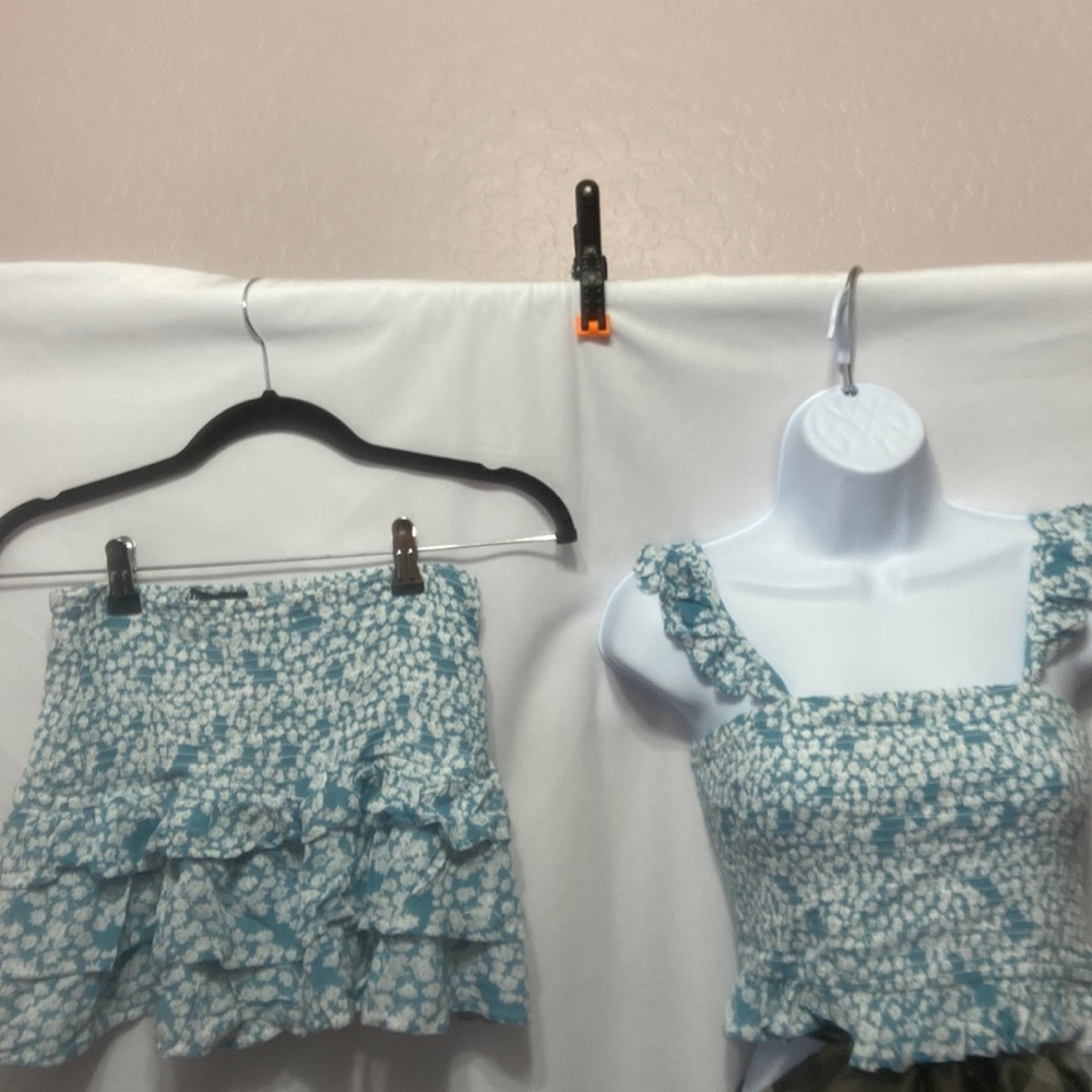 Blue B flowered skirt set.